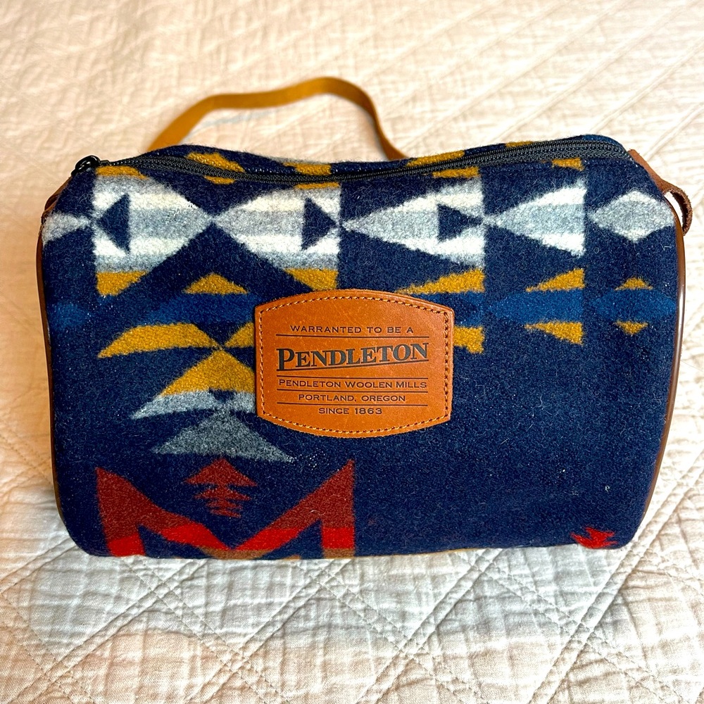 Super cute Pendleton Crossbody bag!